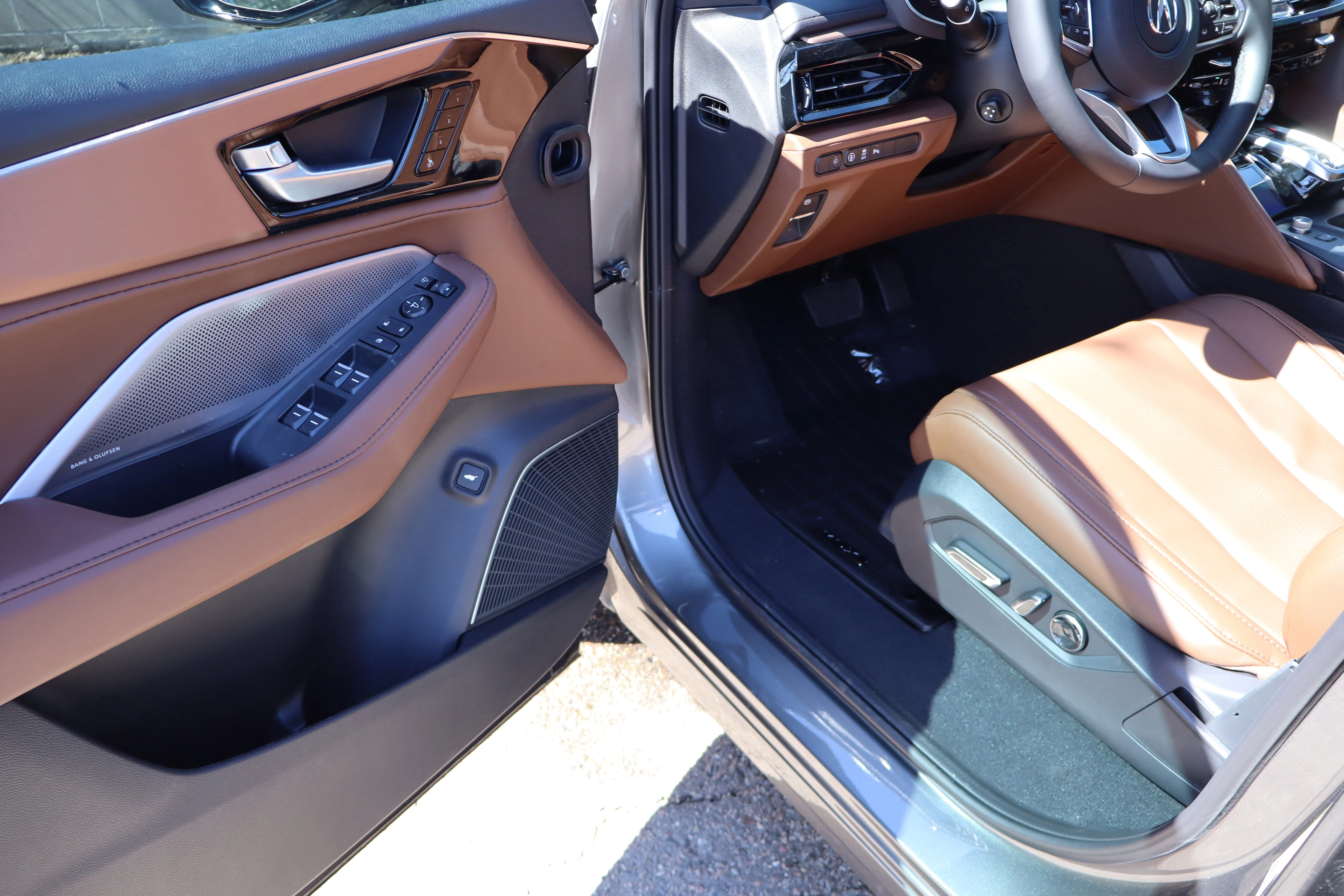 New 2026 Liquid Carbon Metallic Acura w/Technology Package image 23