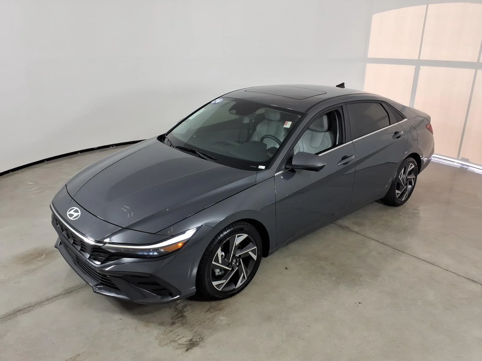 Used 2024 Ecotronic Gray Hyundai Limited image 23