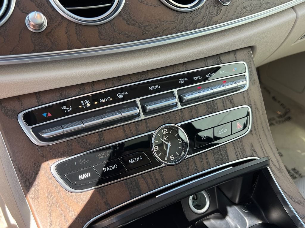 Used 2019  Mercedes-Benz E 300 image 21