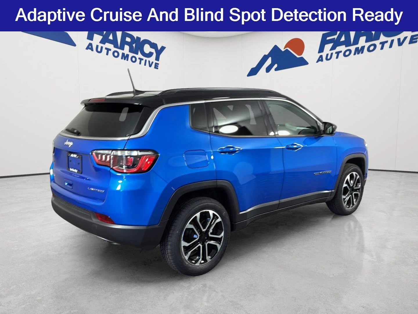 Used 2023 Laser Blue Pearlcoat Jeep Limited image 5