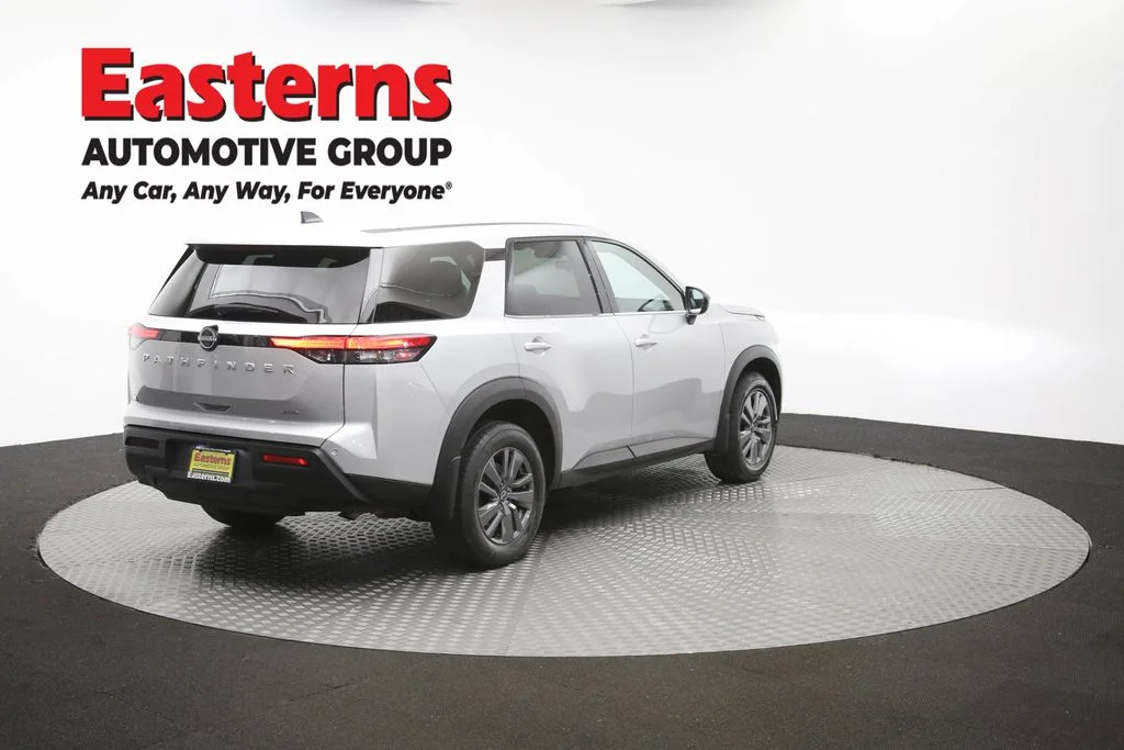 Used 2023 Silver Nissan S image 39