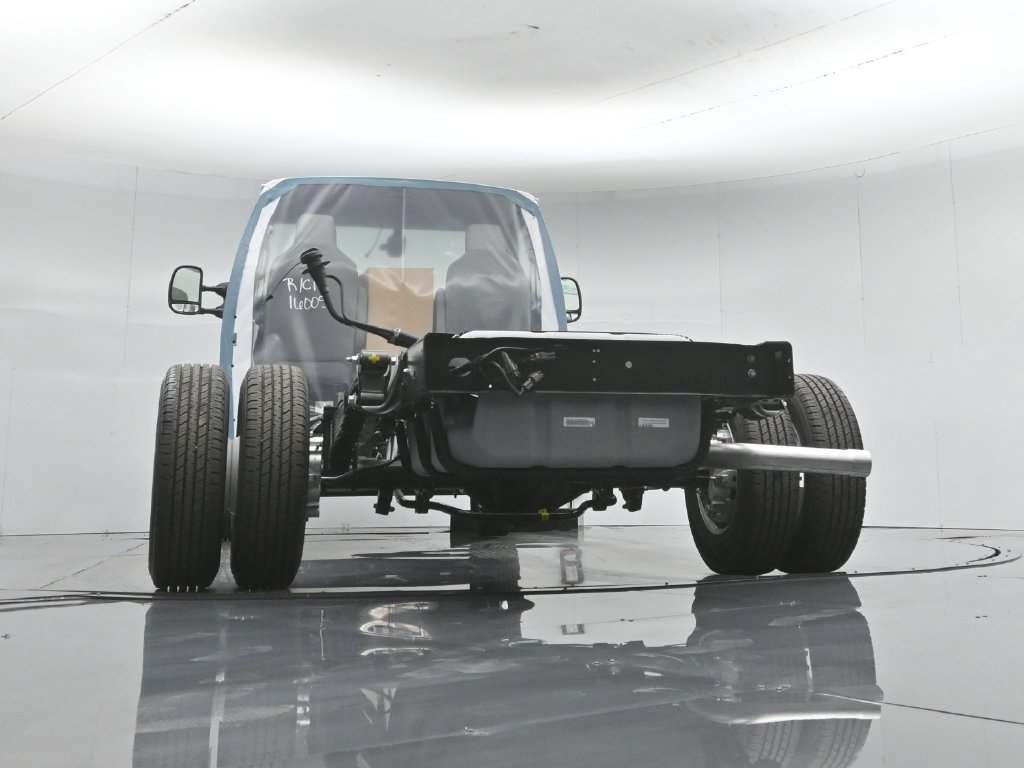 New 2027 White Ford Base image 37