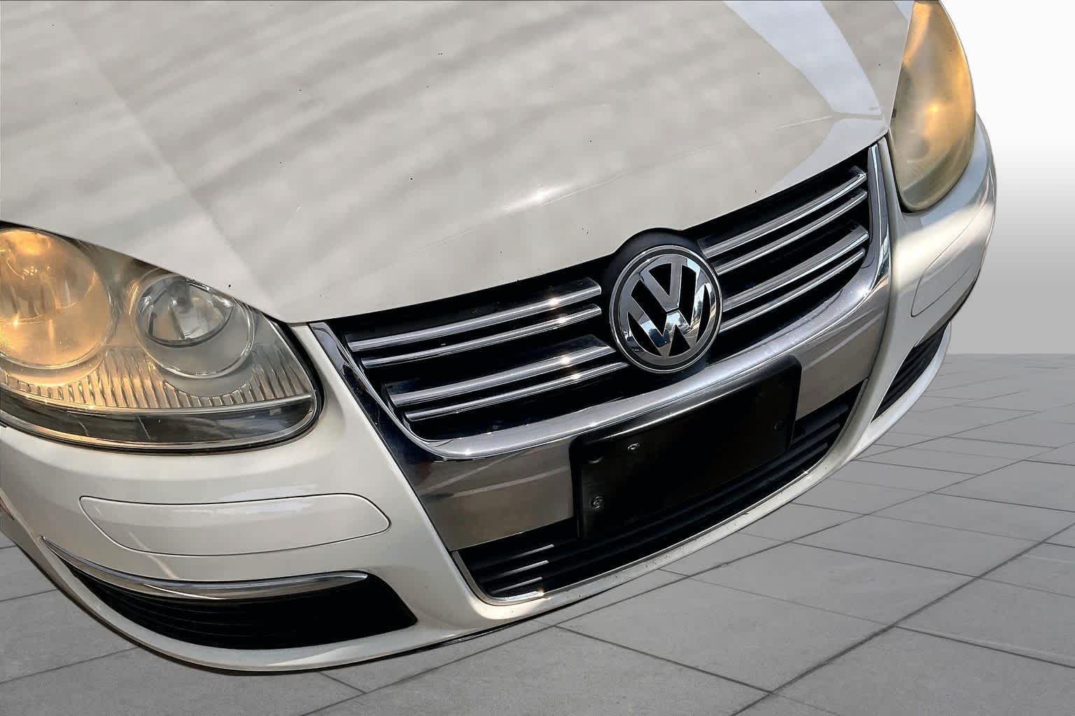 Used 2008 WHITE Volkswagen S image 28