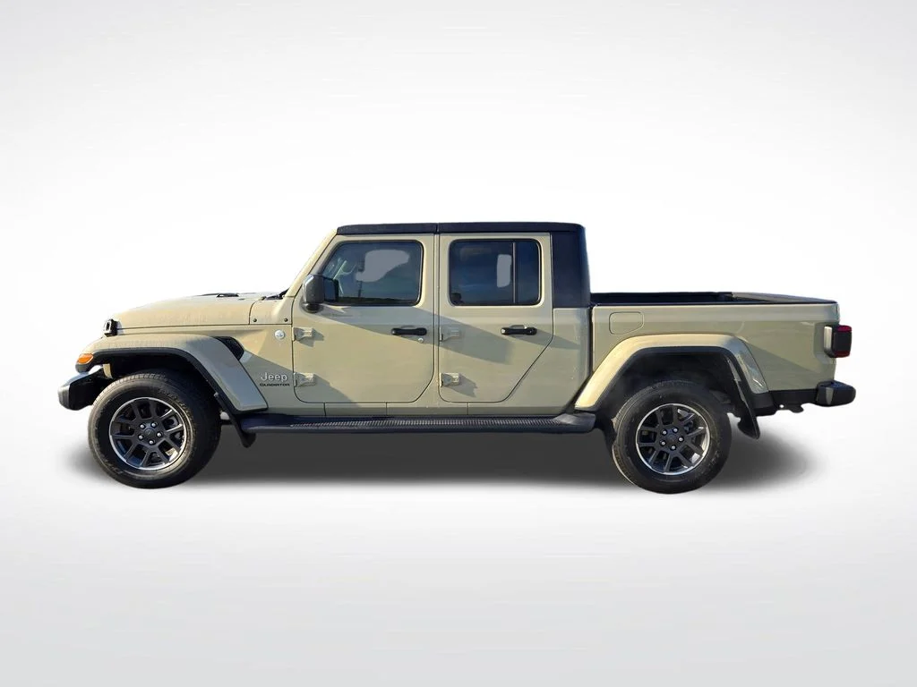 Used 2020 Beige Jeep Overland image 9