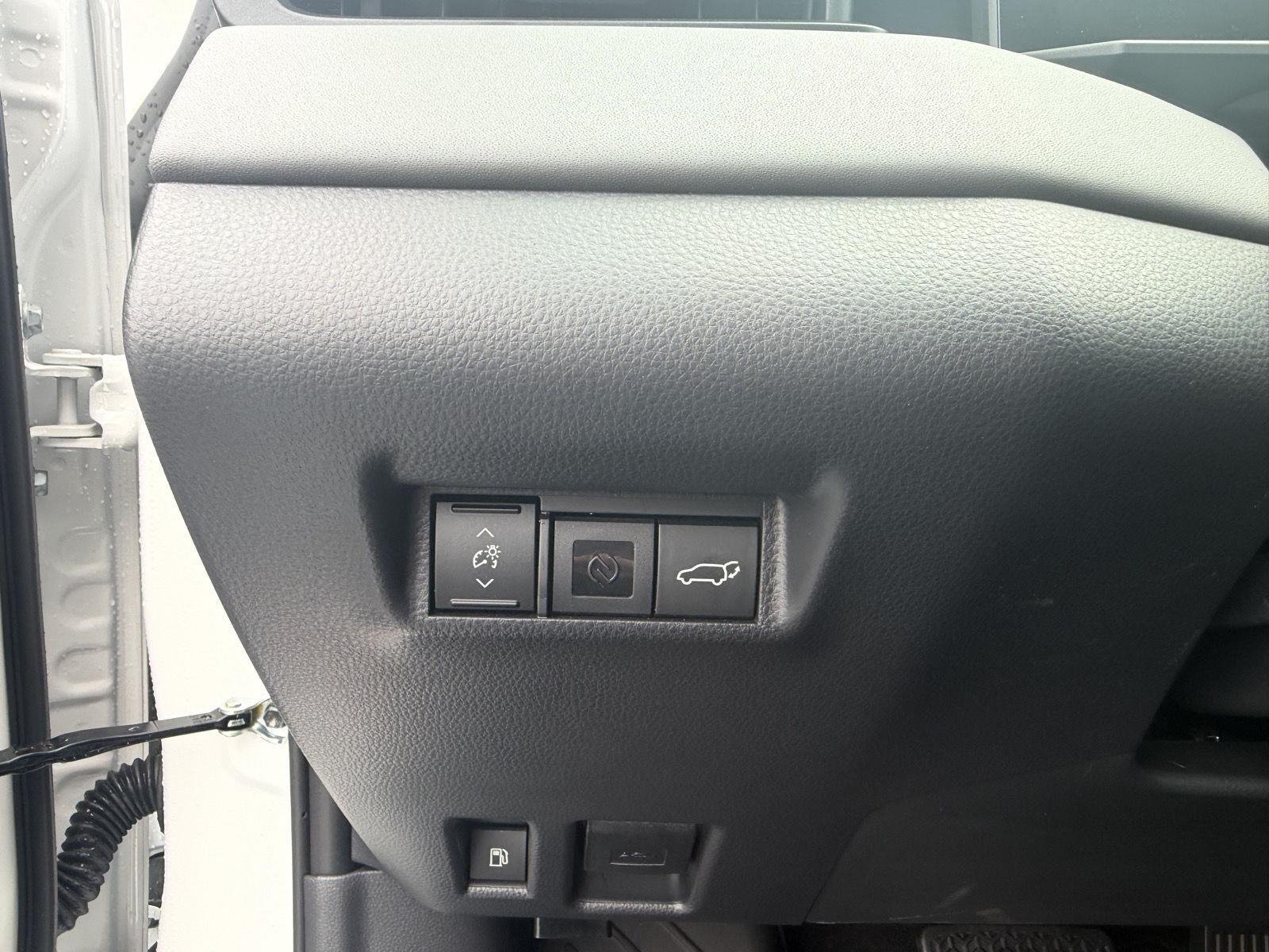Used 2026 Wind Chill Pearl w/Midnight Black Metallic Roof Toyota XSE image 23