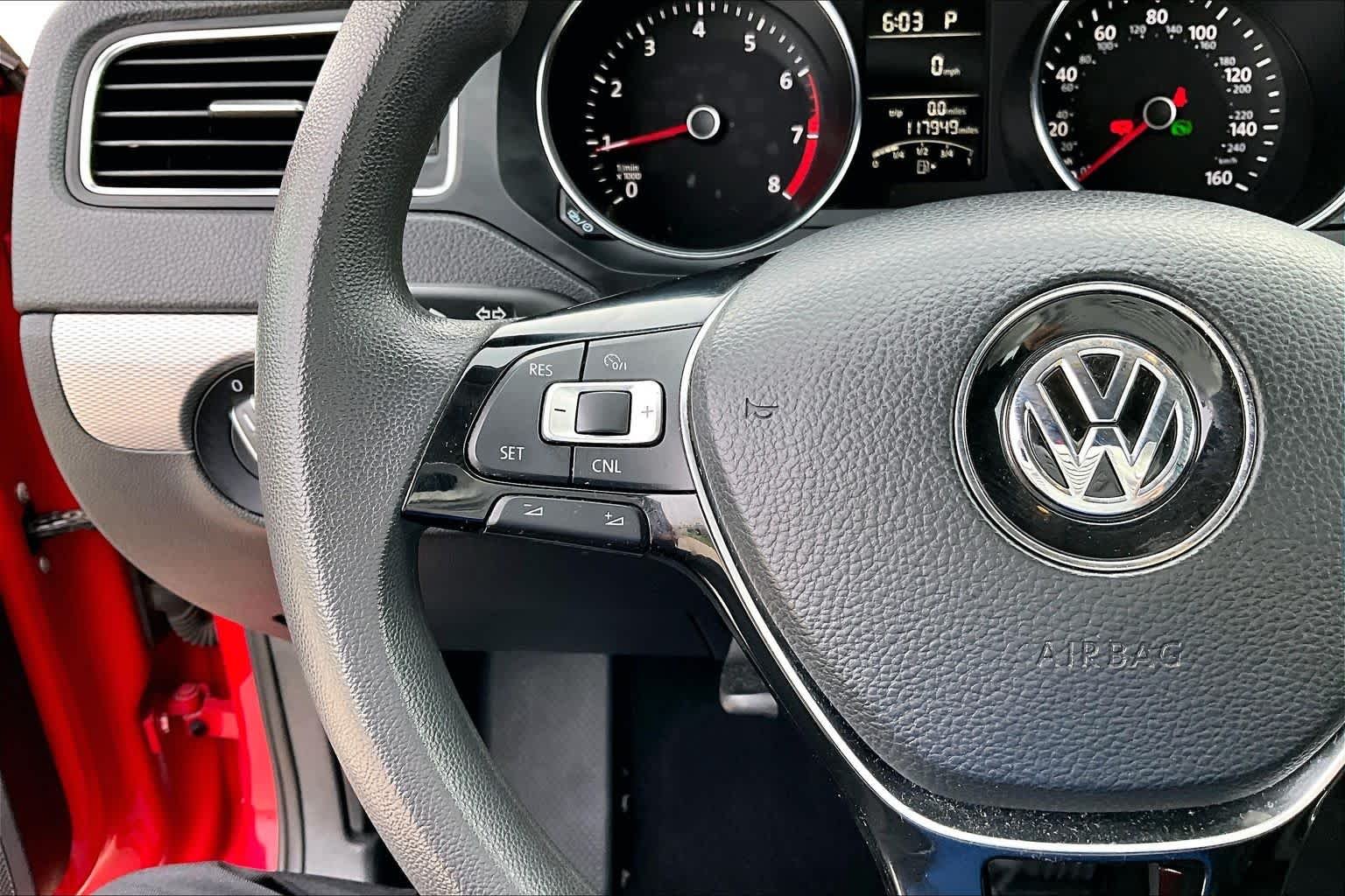 Used 2015 Tornado Red Volkswagen 1.8T SE image 21