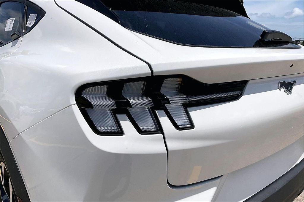 New 2026 Star White Metallic Tri-coat Ford Select image 14