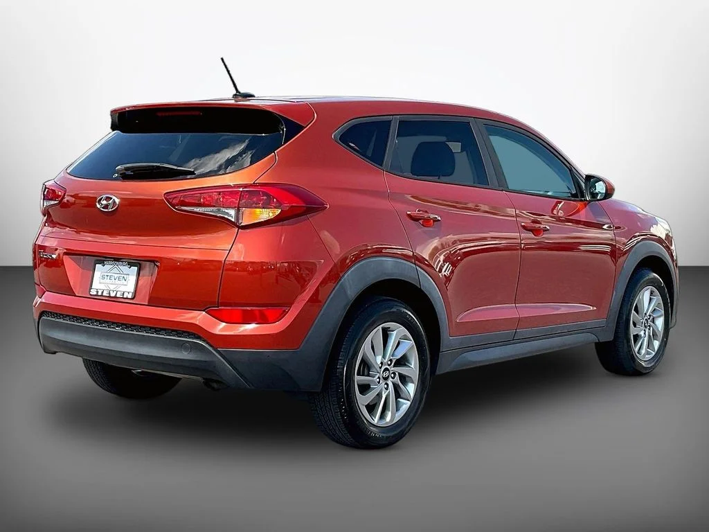 Used 2017 Orange Hyundai SE image 6