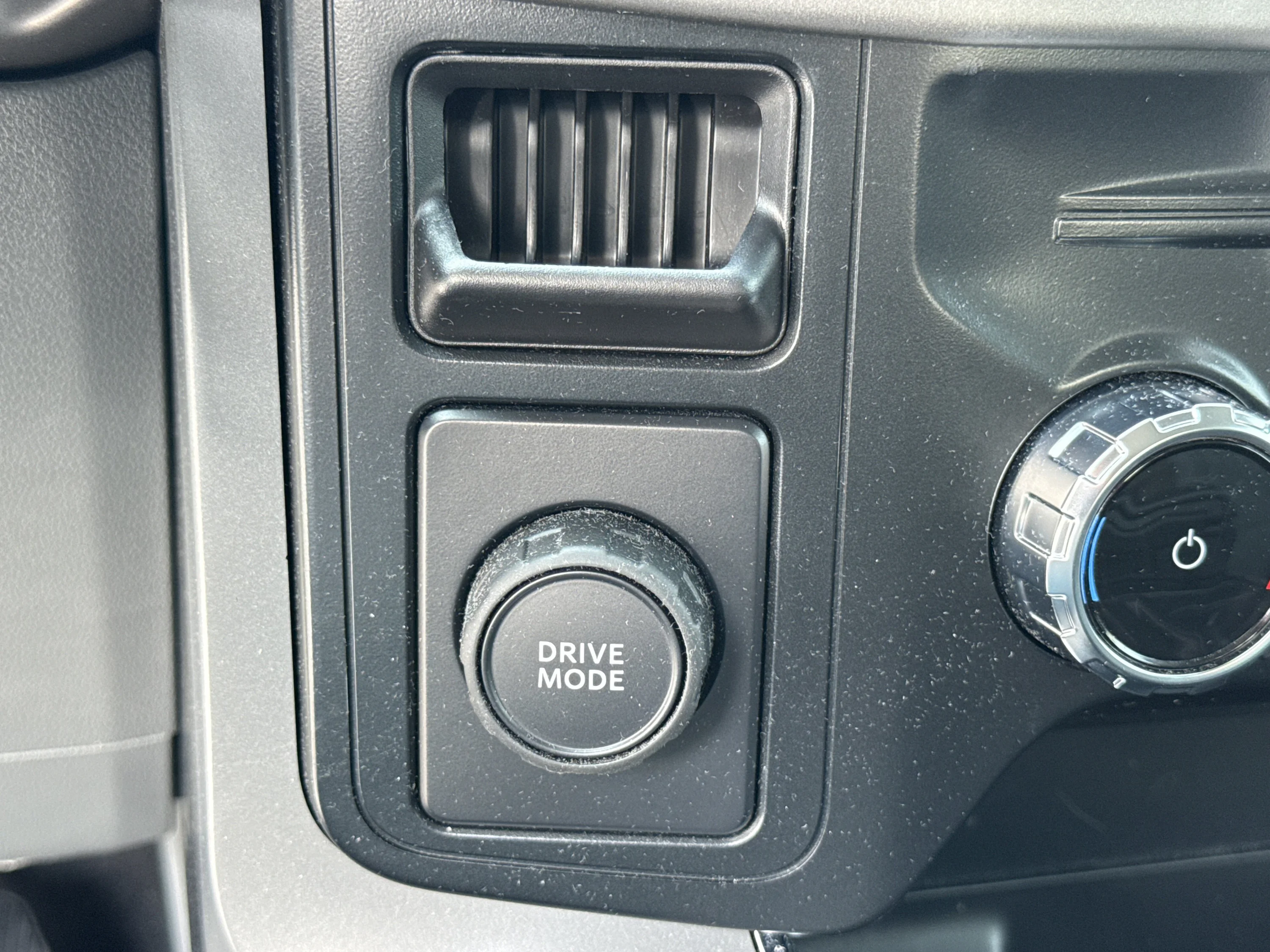 Used 2024 Oxford White Ford XLT image 35