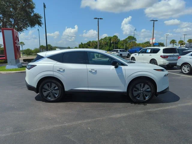 Used 2025 White Nissan SL image 3
