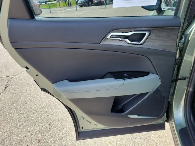 Used 2024 Green Kia X-Pro image 17