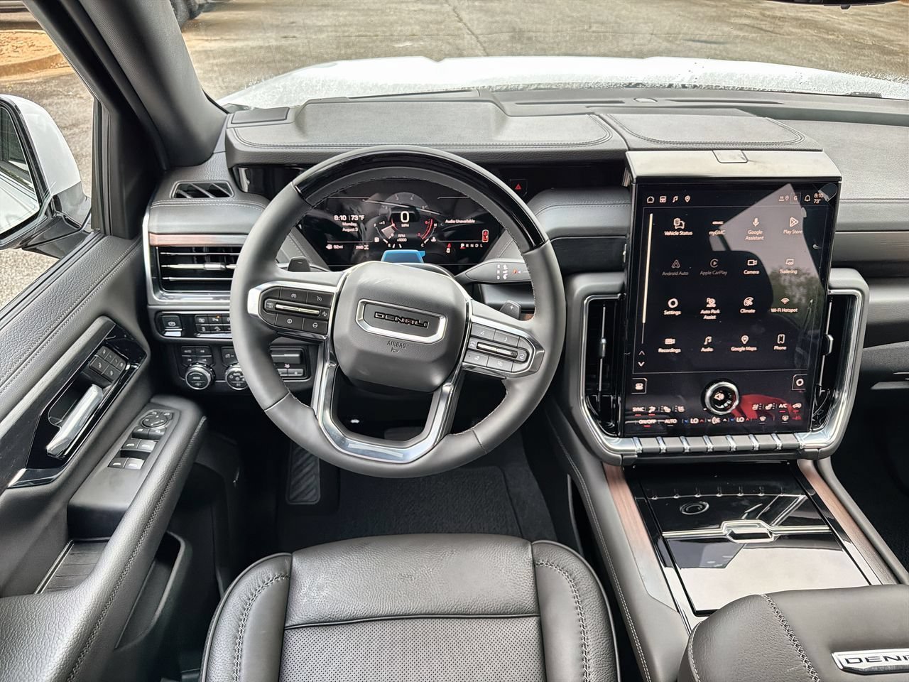2026 GMC Yukon Denali - Photo 10