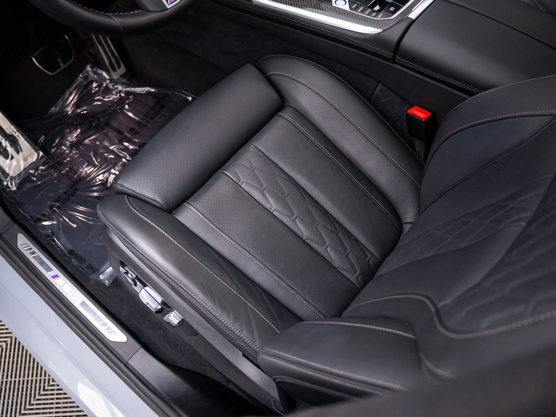 Used 2025 Gray BMW M60i image 16