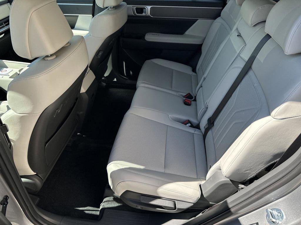 New 2026 Shimmering Silver Pearl Hyundai SEL FWD image 21