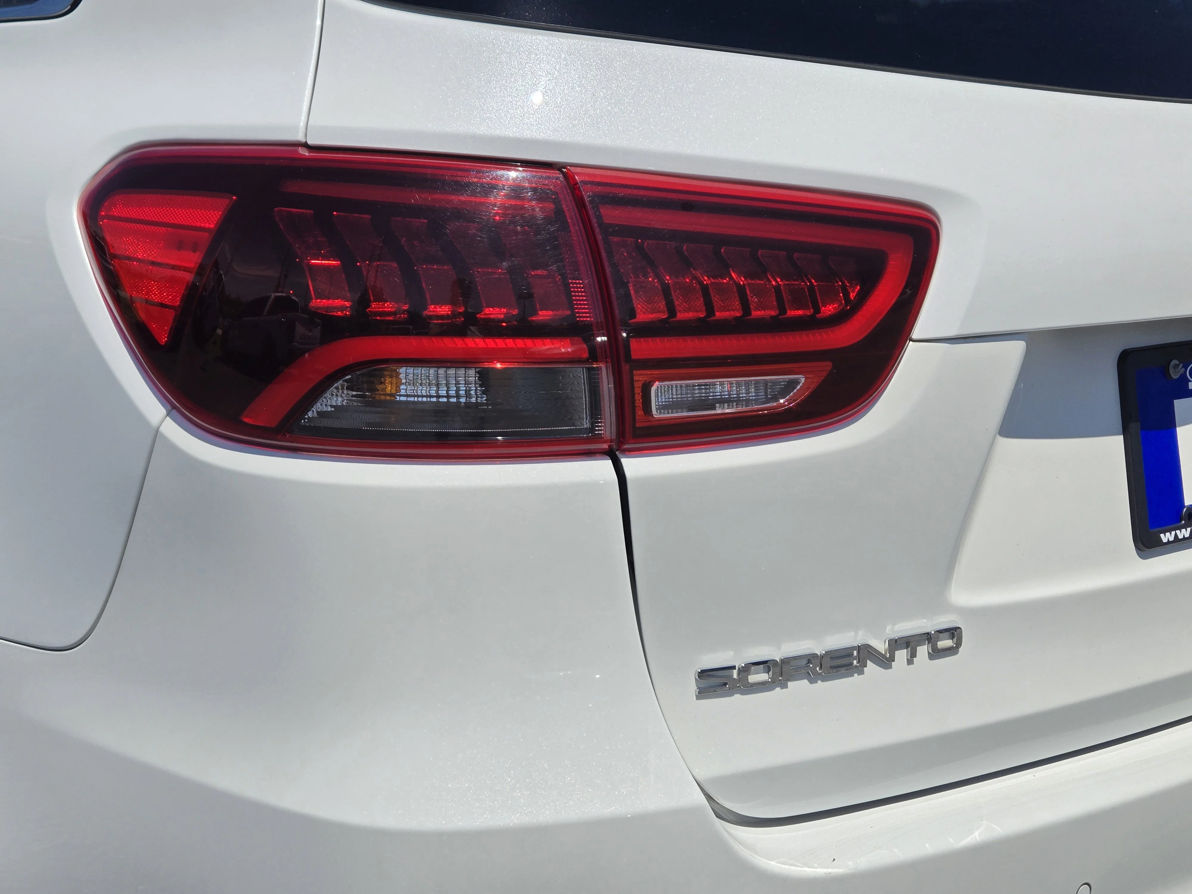 Used 2019 Snow White Pearl Kia EX image 10
