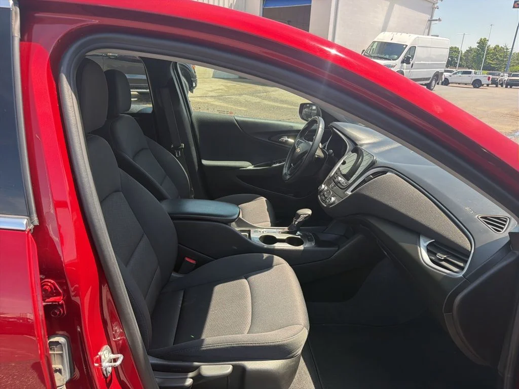 Used 2023 Red Chevrolet RS image 39