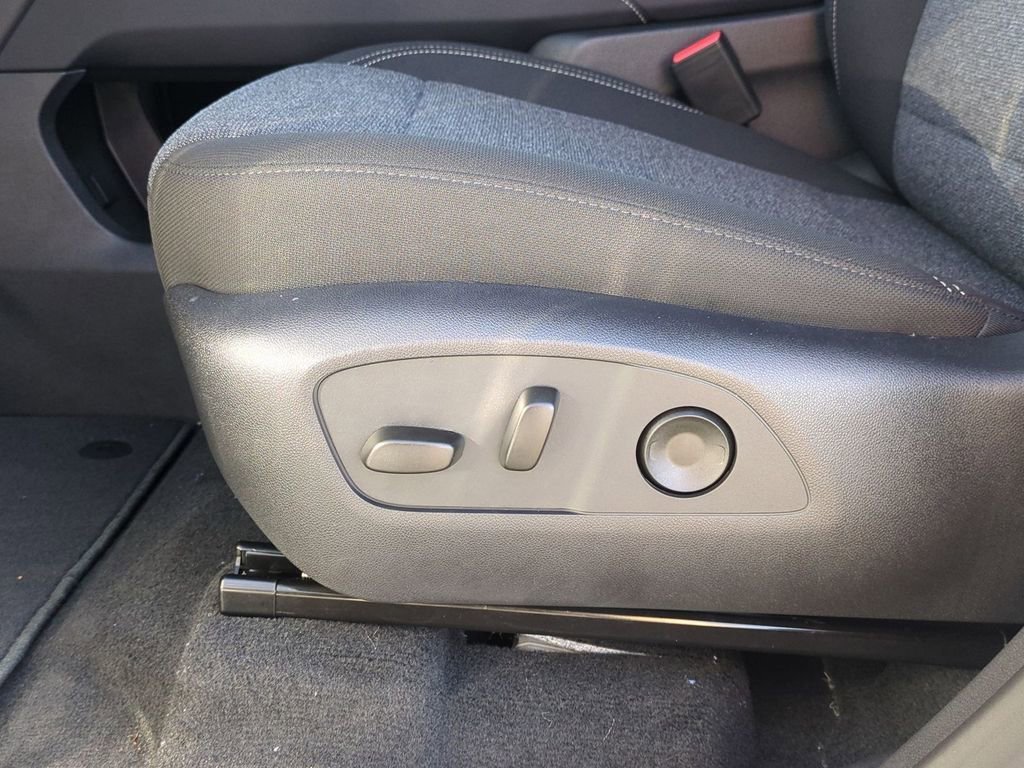 2026 GMC Acadia Elevation - Photo 20