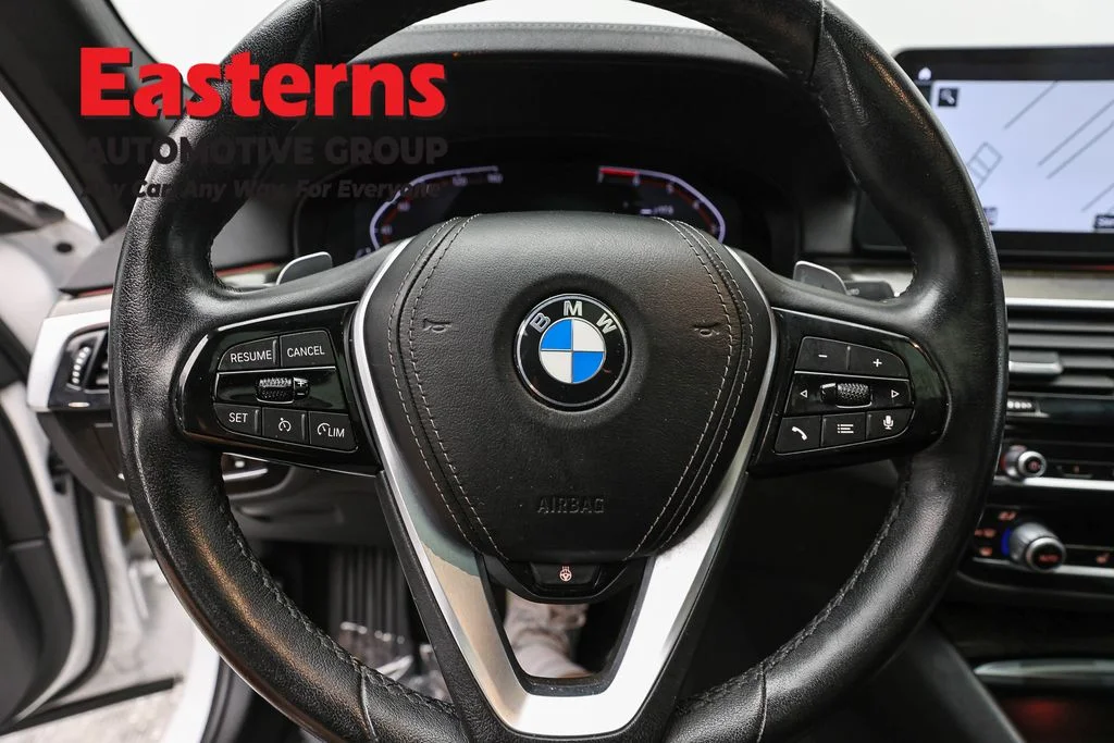 Used 2022 White BMW 530i xDrive image 10