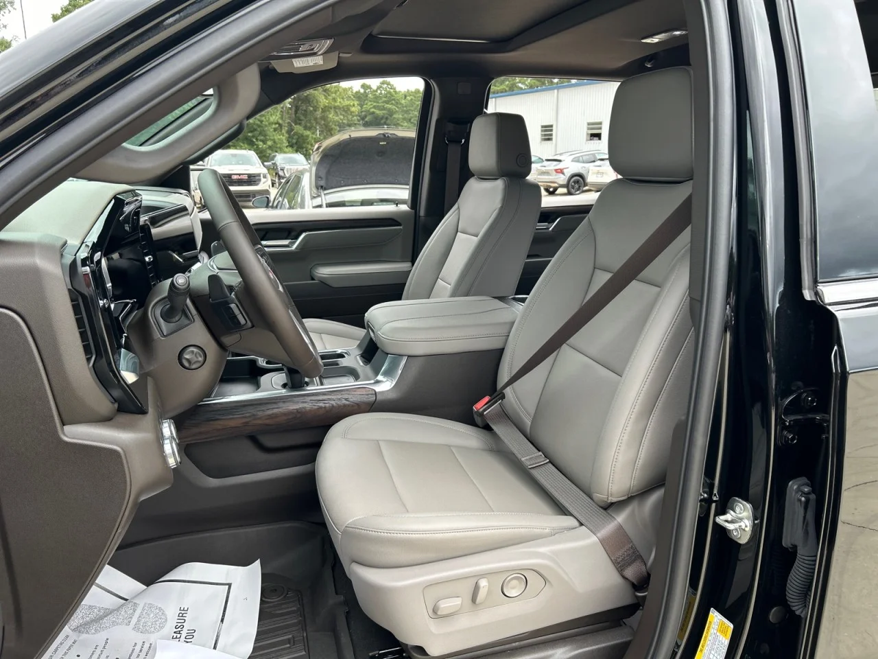 New 2026 Onyx Black GMC SLT image 18