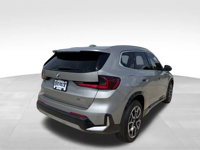 Used 2025 Silver BMW xDrive28i image 8