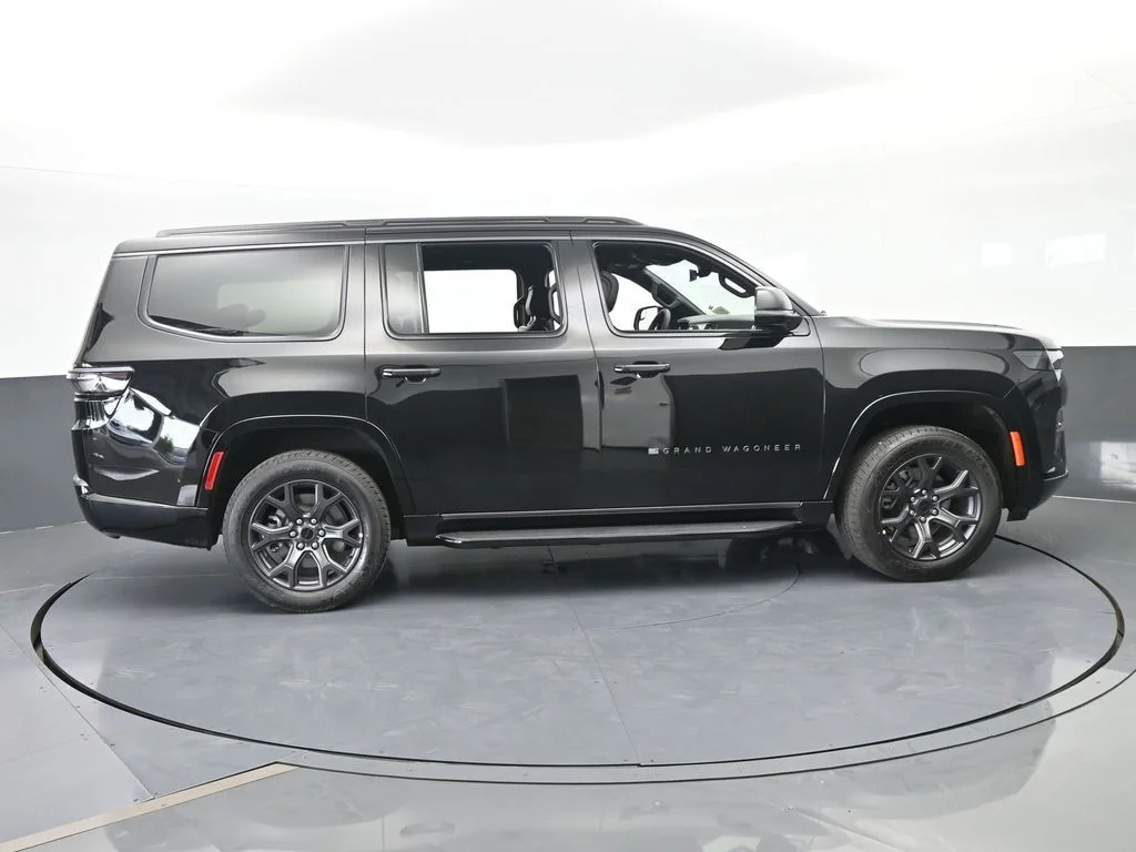 New 2026 High Gloss Black Exterior Paint Jeep Limited Altitude image 7