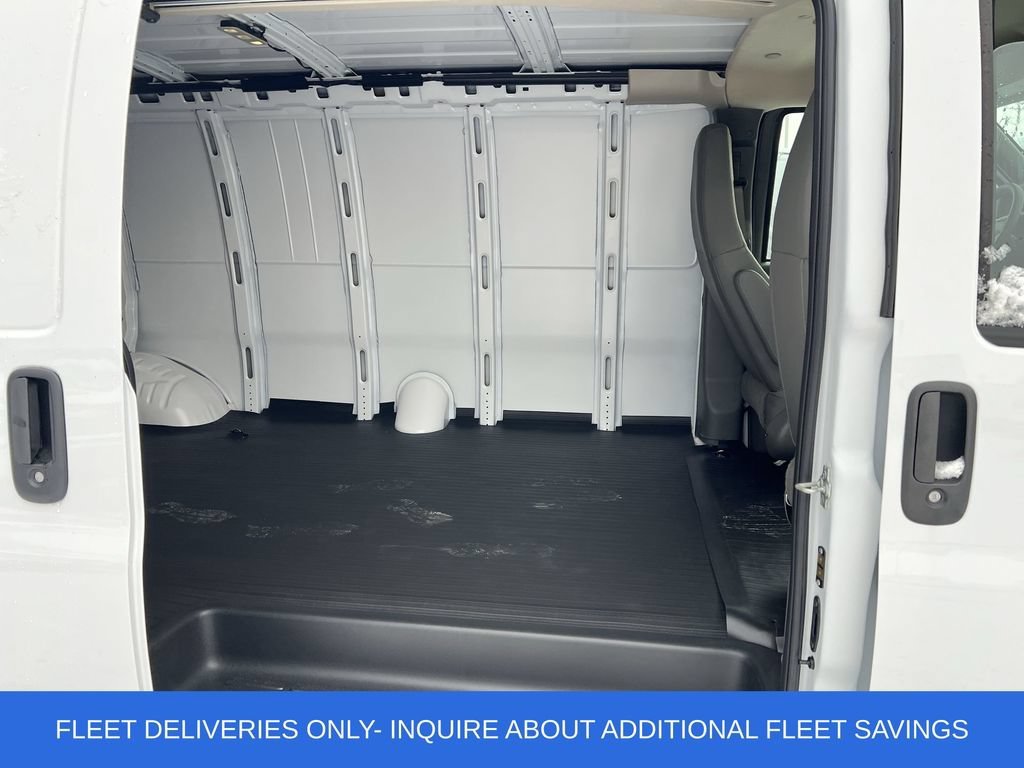 2025 Chevrolet Express Cargo Work Van - Photo 9
