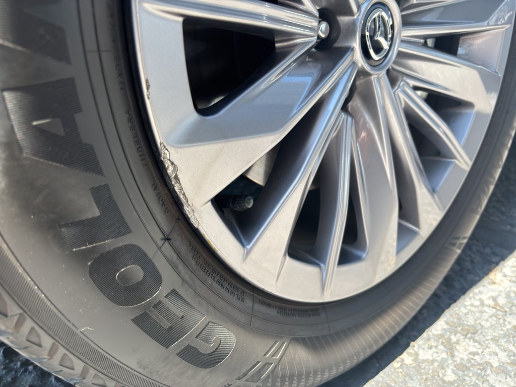 Used 2025 Machine Gray Metallic Mazda Preferred Package image 9