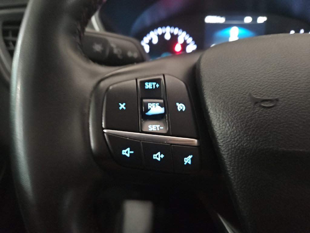 Used 2022 Gray Ford SE image 19