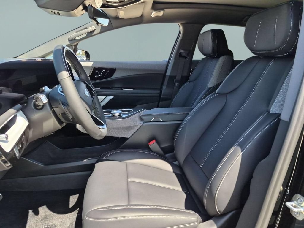 2027 Cadillac OPTIQ Luxury - Photo 18