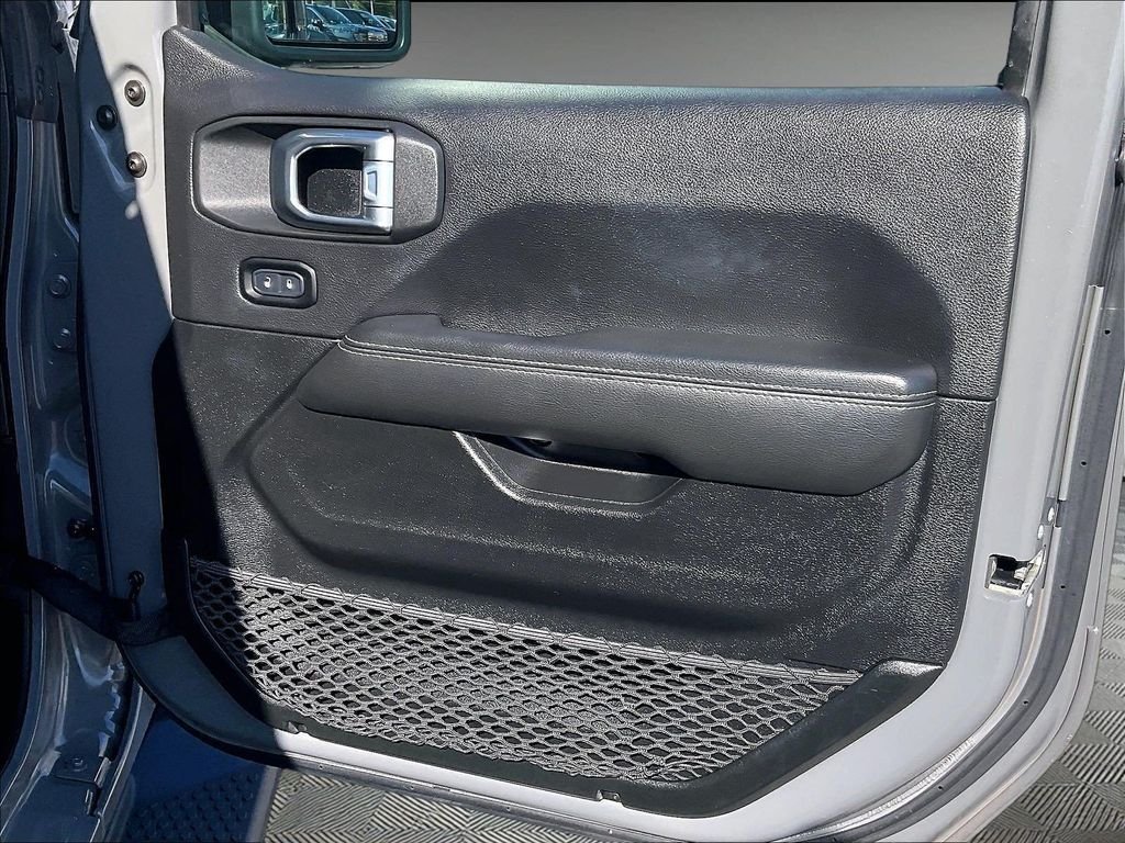 Used 2021 Gray Jeep Unlimited Sahara image 12