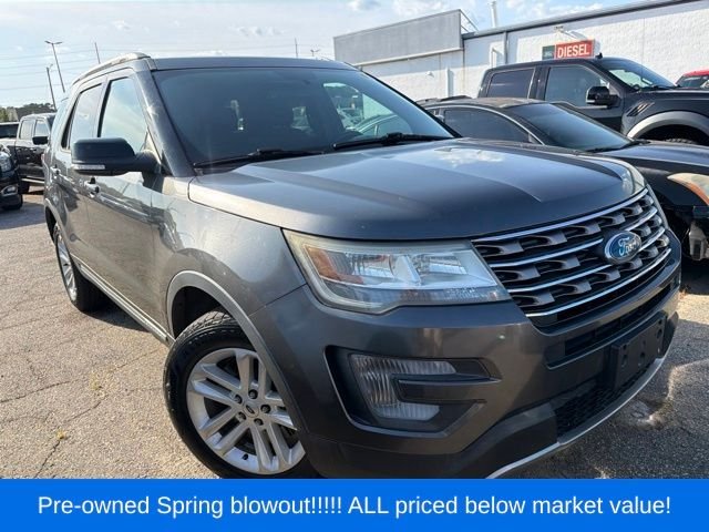 Used 2017 Gray Ford XLT image 9