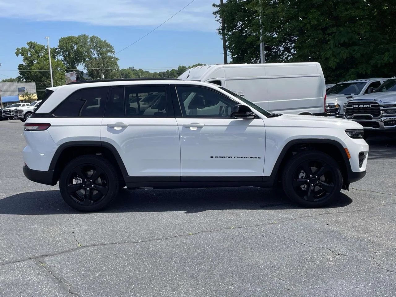 Certified Used 2023 White Jeep Altitude X image 9