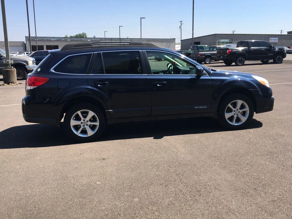 Used 2013 Blue Subaru 2.5i Premium image 7