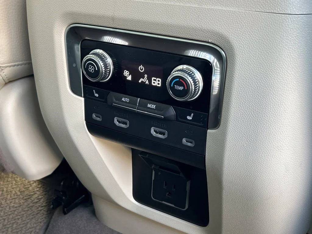 Used 2024 White GMC Denali image 63