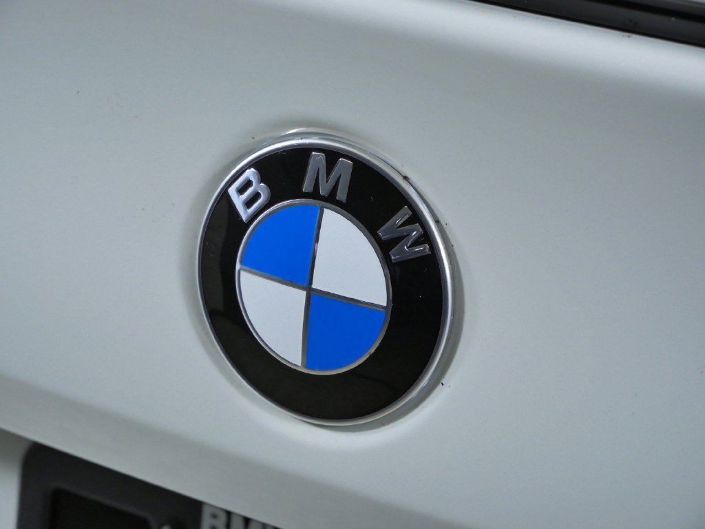 New 2027 Alpine White BMW 530i xDrive image 11