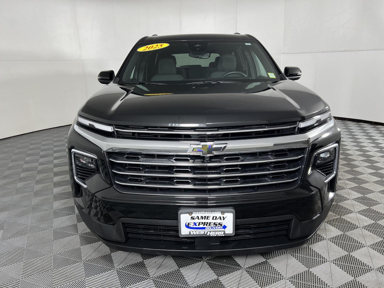 Used 2025 Mosaic Black Metallic Chevrolet AWD LT image 19