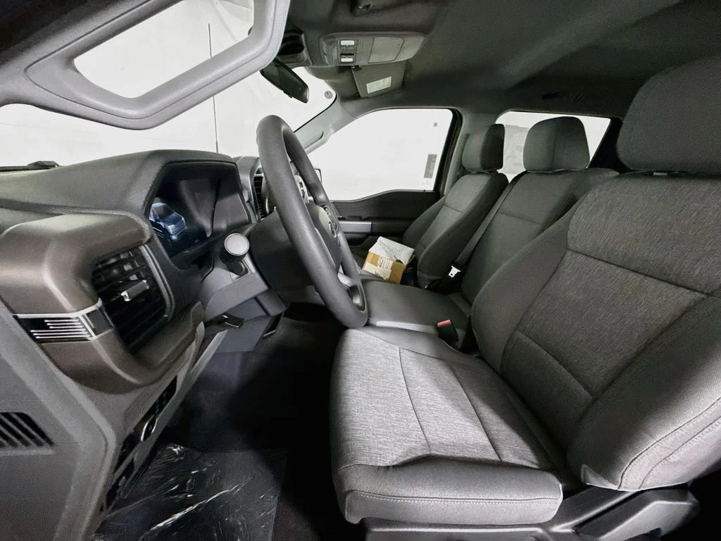 New 2026 Carbonized Gray Metallic Ford XLT image 19