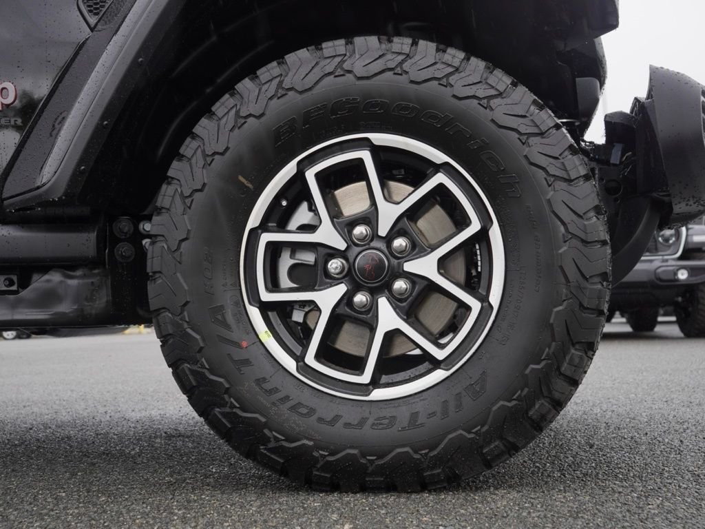 New 2026 Black Clear-Coat Exterior Paint Jeep Rubicon image 9