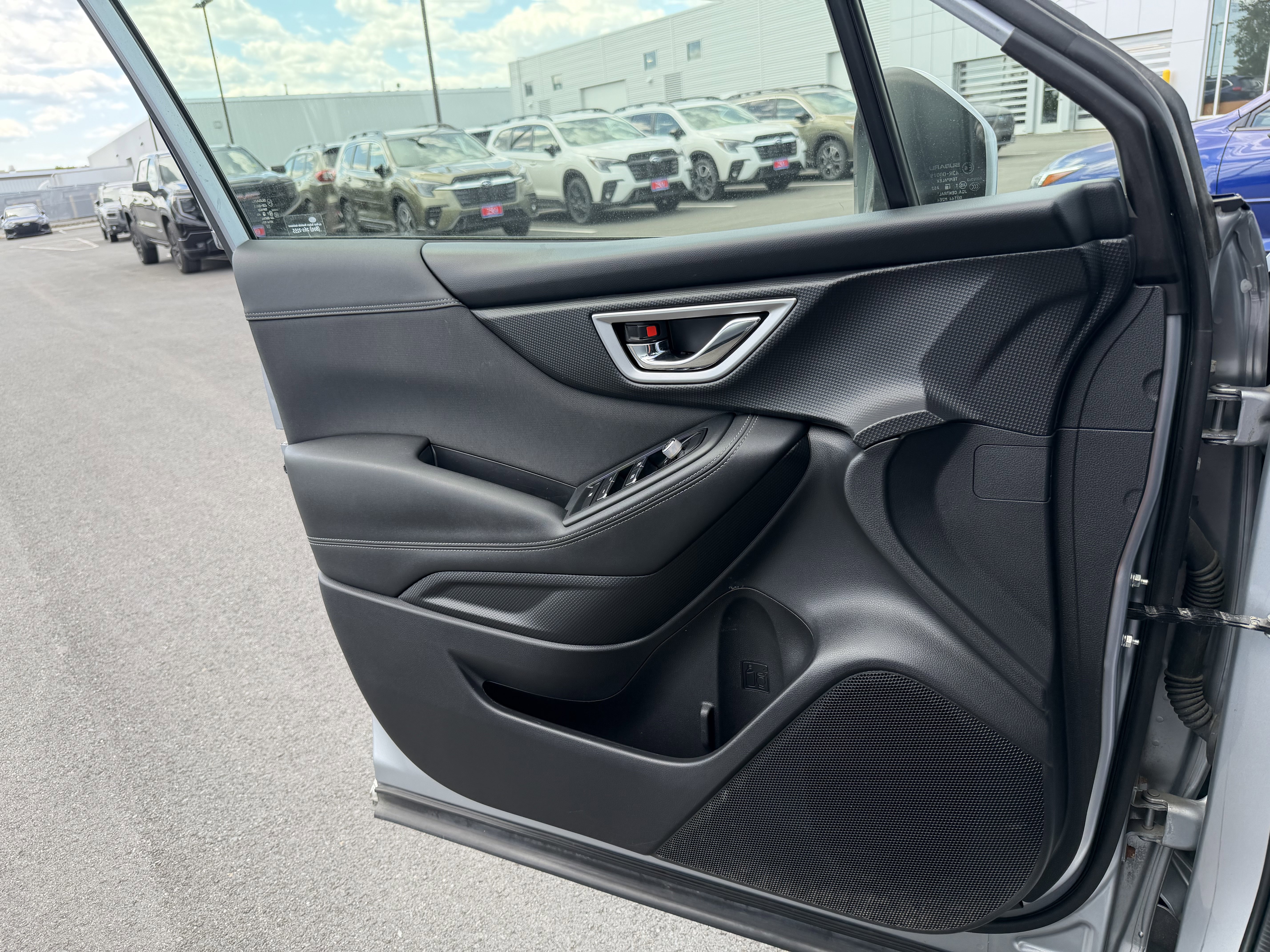 Used 2020 Ice Silver Metallic Subaru Premium image 15