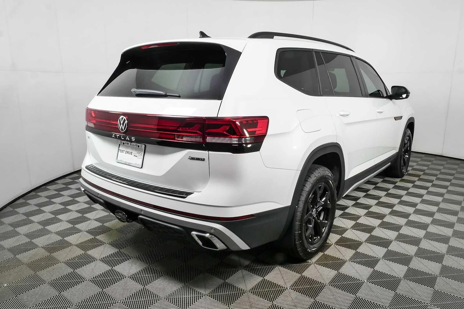 New 2026 Opal White Pearl Volkswagen 2.0T Peak Edition image 3