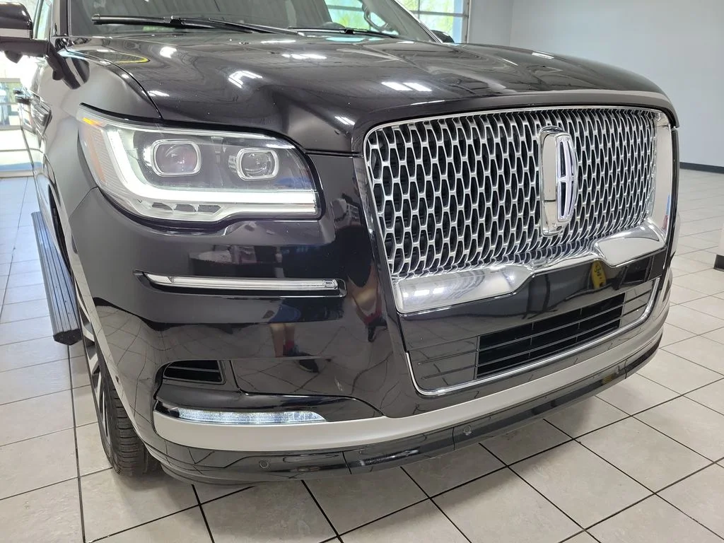 Used 2024 Black Metallic Lincoln Reserve image 27