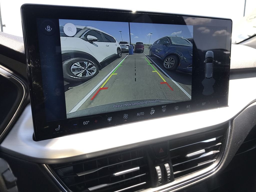 Used 2025  Ford Platinum image 17