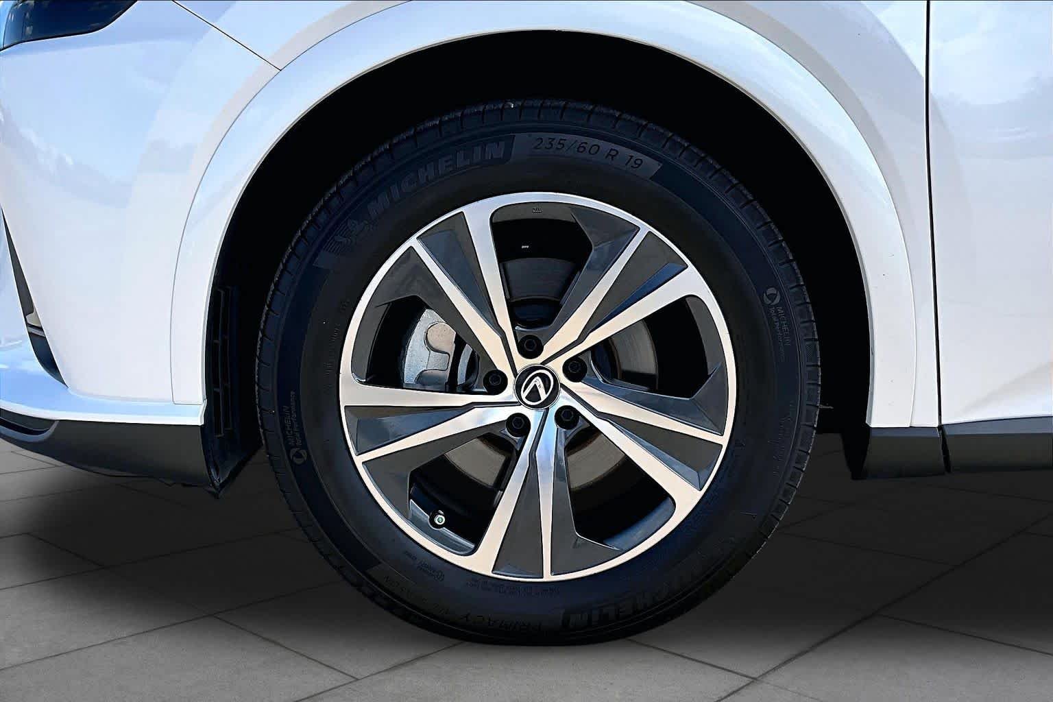 Used 2025 Eminent White Pearl Lexus  image 11