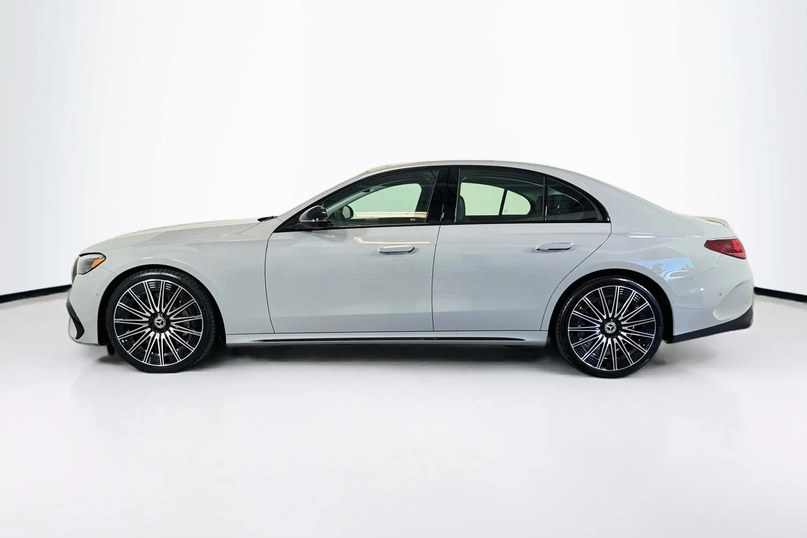 Used 2026 Manufaktur Alpine Grey Mercedes-Benz E 450 image 8