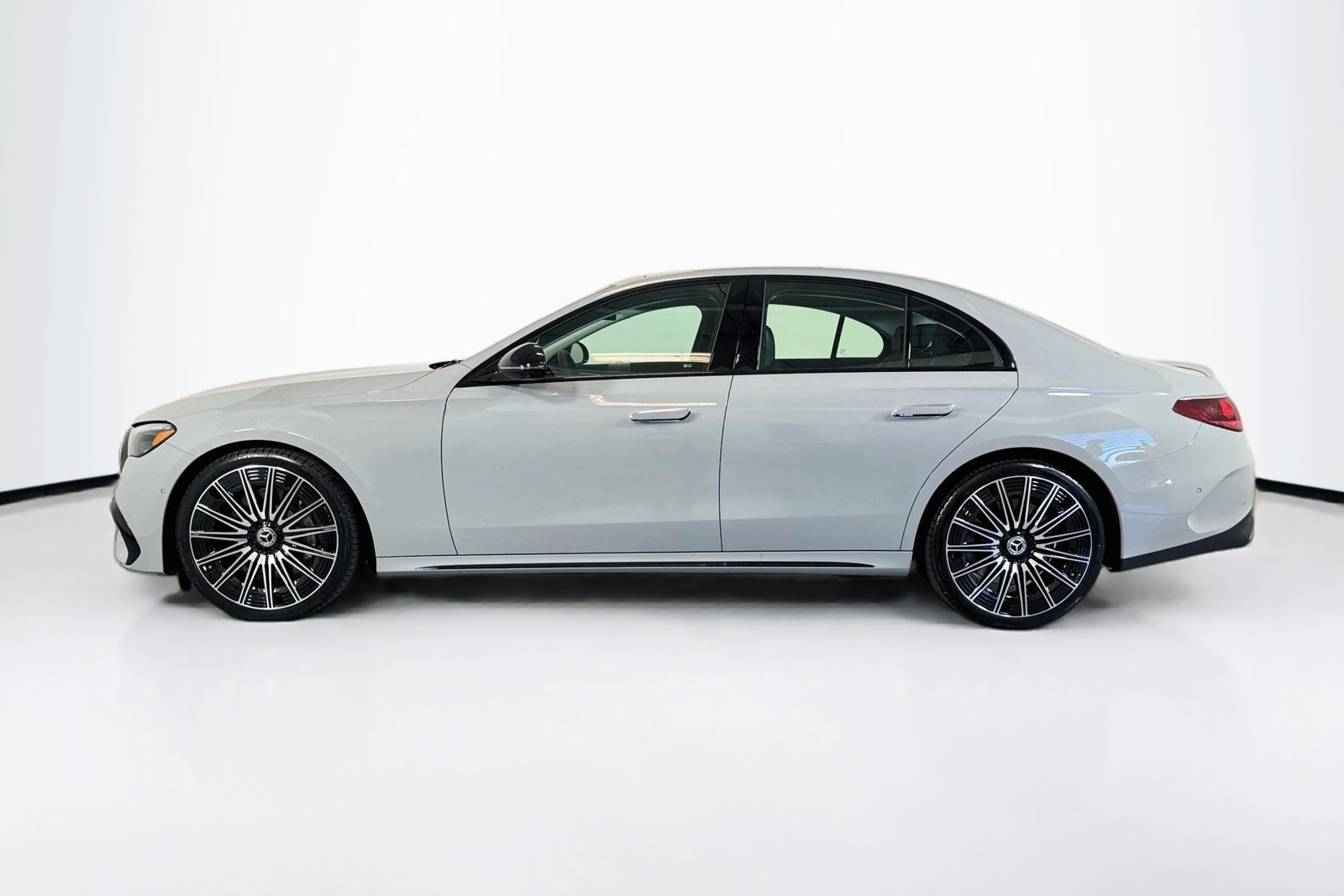 Certified Used 2026 Manufaktur Alpine Grey Mercedes-Benz E 450 image 8