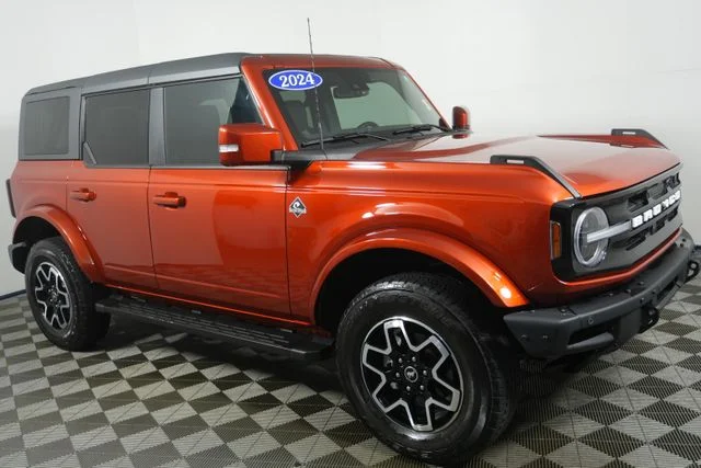 Certified Used 2024 Hot Pepper Red Metallic Tinted Clearcoat Ford Outer Banks image 2