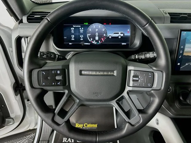 Certified Used 2025 Fuji White Land Rover S image 12