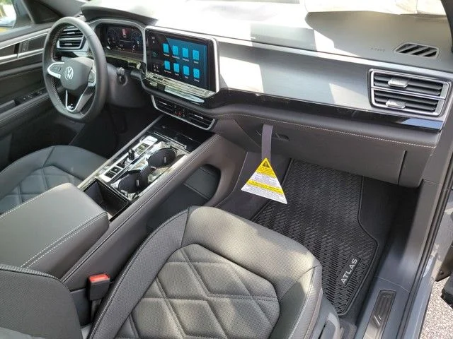 2026 Volkswagen Atlas Cross Sport SE w/Tech - Photo 18