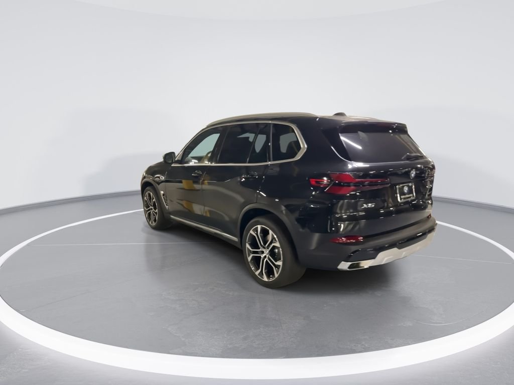 Used 2026 Black Sapphire Metallic BMW xDrive40i image 6