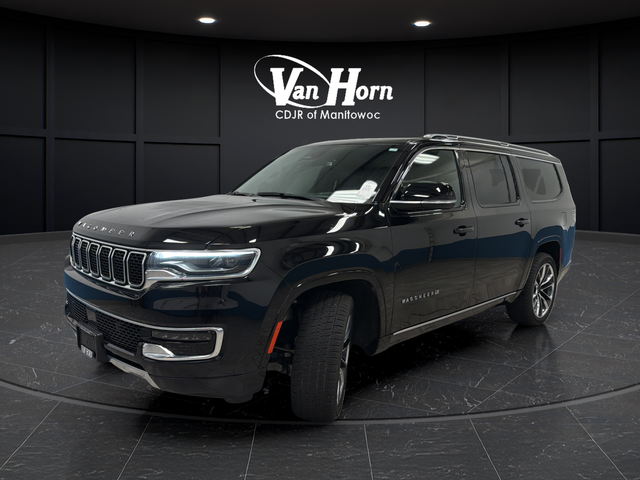 Used 2023 Diamond Black Crystal Pearlcoat Jeep Series III image 3